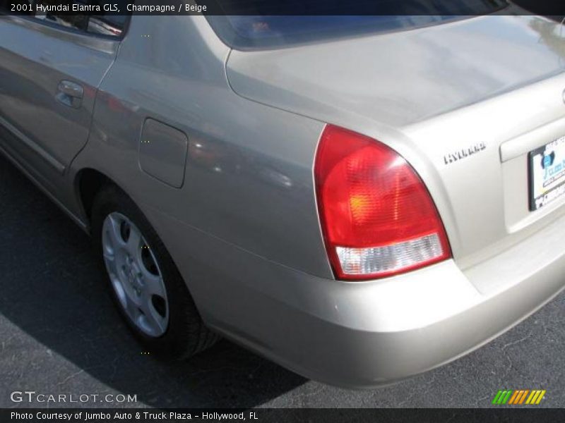Champagne / Beige 2001 Hyundai Elantra GLS