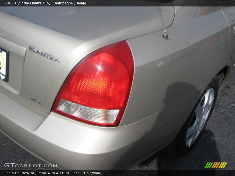 Champagne / Beige 2001 Hyundai Elantra GLS