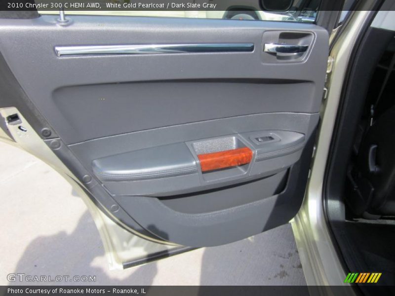 Door Panel of 2010 300 C HEMI AWD