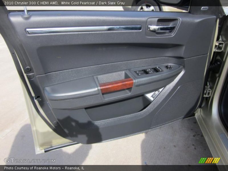 Door Panel of 2010 300 C HEMI AWD
