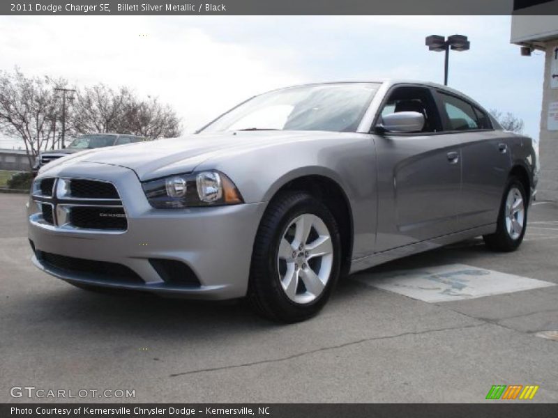 Front 3/4 View of 2011 Charger SE