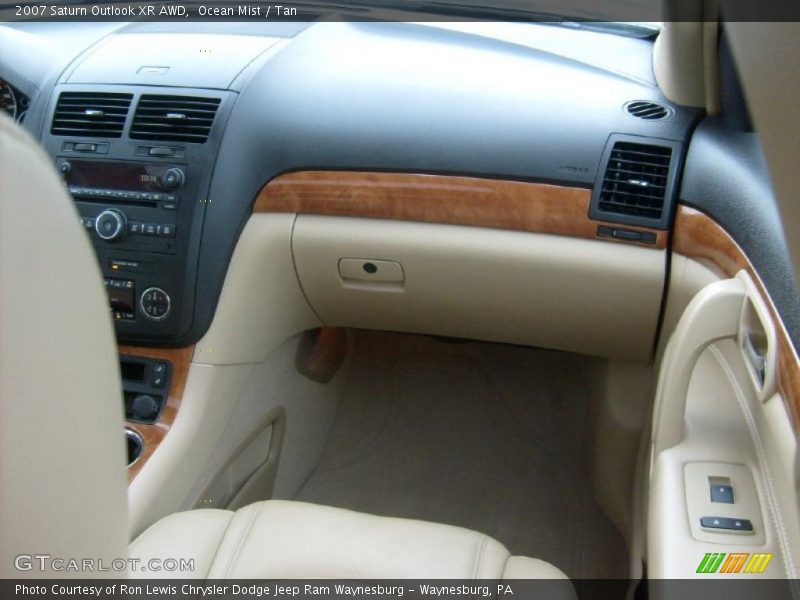 Ocean Mist / Tan 2007 Saturn Outlook XR AWD
