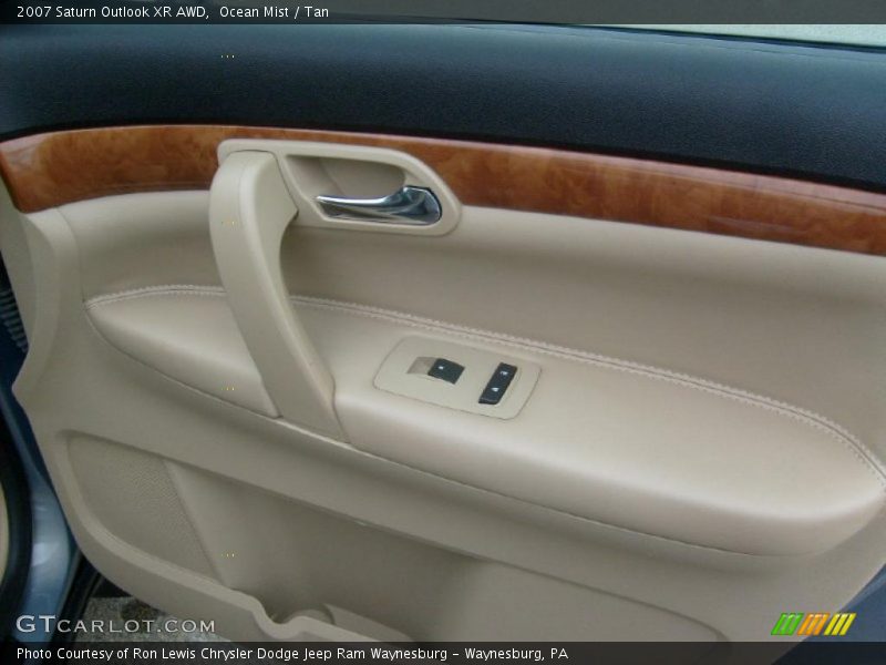 Ocean Mist / Tan 2007 Saturn Outlook XR AWD