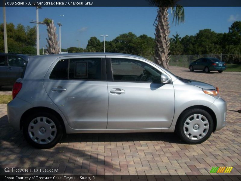 Silver Streak Mica / Charcoal Gray 2009 Scion xD