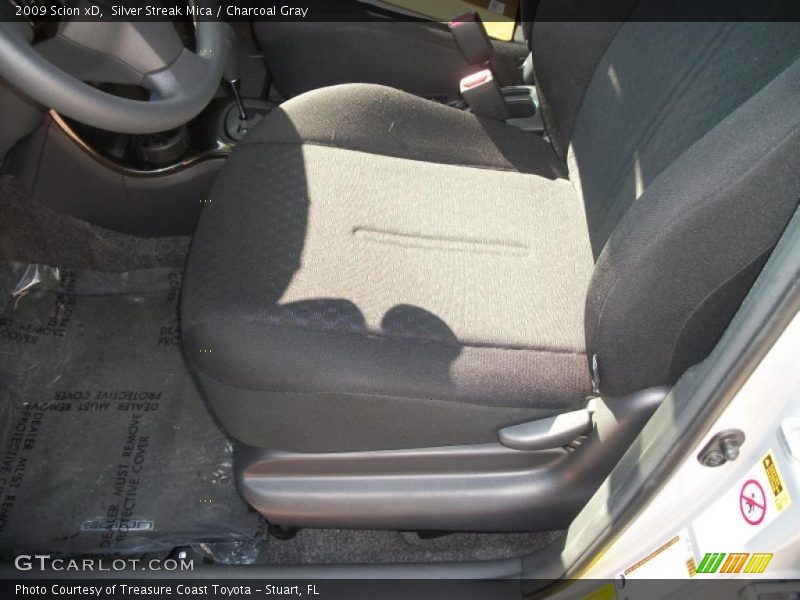 Silver Streak Mica / Charcoal Gray 2009 Scion xD