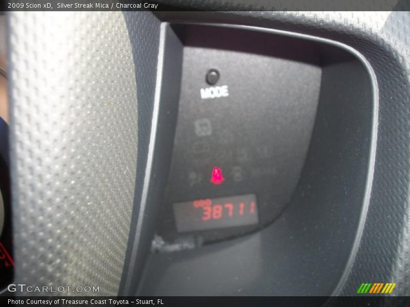 Silver Streak Mica / Charcoal Gray 2009 Scion xD