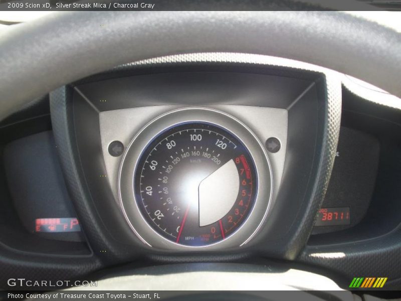 Silver Streak Mica / Charcoal Gray 2009 Scion xD