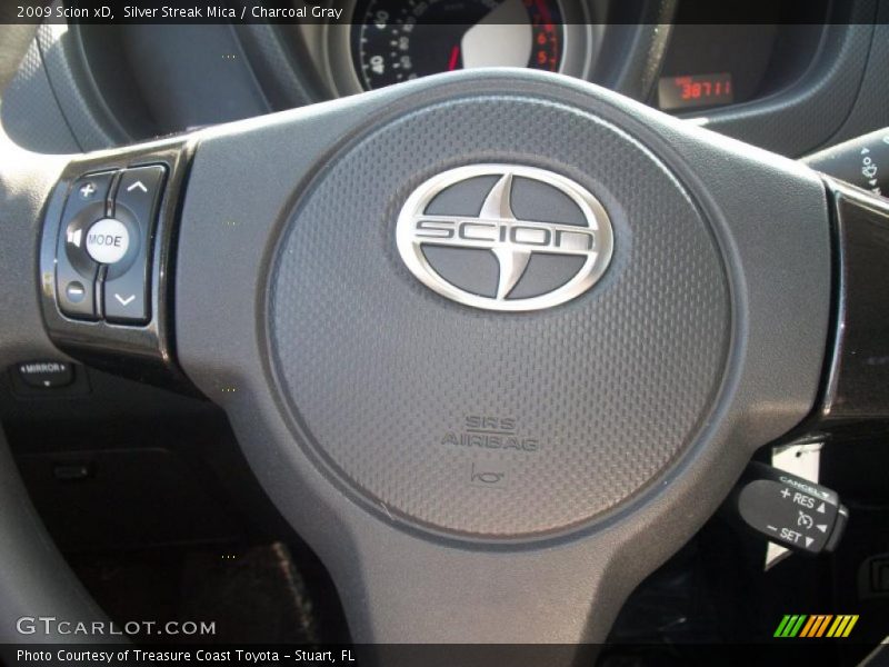 Silver Streak Mica / Charcoal Gray 2009 Scion xD