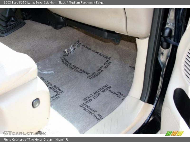 Black / Medium Parchment Beige 2003 Ford F150 Lariat SuperCab 4x4