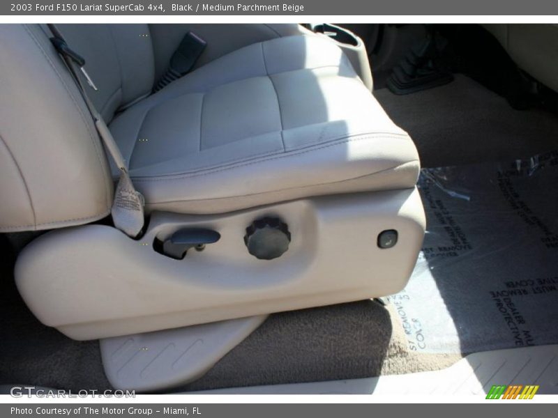 Black / Medium Parchment Beige 2003 Ford F150 Lariat SuperCab 4x4