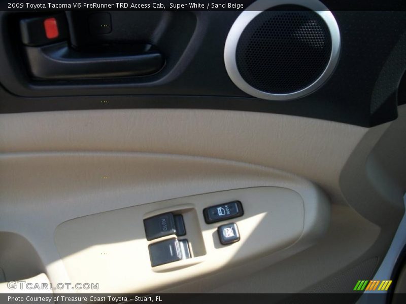 Super White / Sand Beige 2009 Toyota Tacoma V6 PreRunner TRD Access Cab