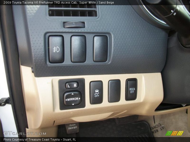 Super White / Sand Beige 2009 Toyota Tacoma V6 PreRunner TRD Access Cab