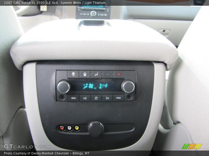 Summit White / Light Titanium 2007 GMC Yukon XL 1500 SLE 4x4