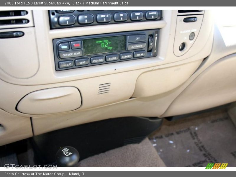 Black / Medium Parchment Beige 2003 Ford F150 Lariat SuperCab 4x4