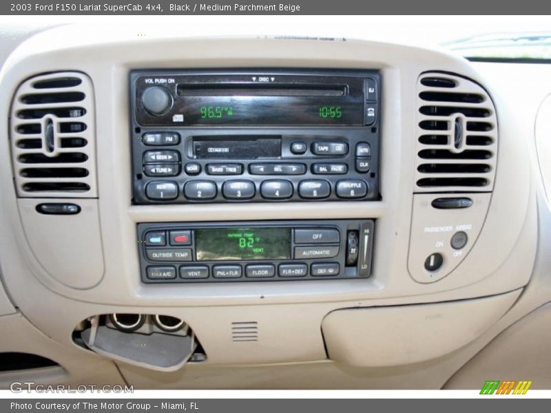Black / Medium Parchment Beige 2003 Ford F150 Lariat SuperCab 4x4