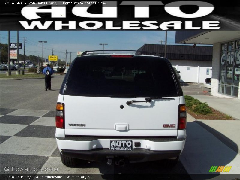 Summit White / Stone Gray 2004 GMC Yukon Denali AWD