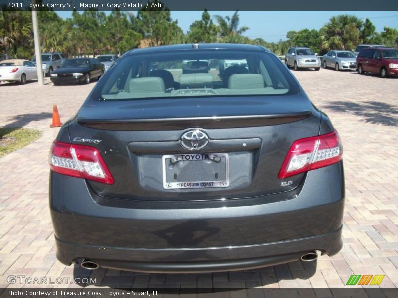 Magnetic Gray Metallic / Ash 2011 Toyota Camry SE