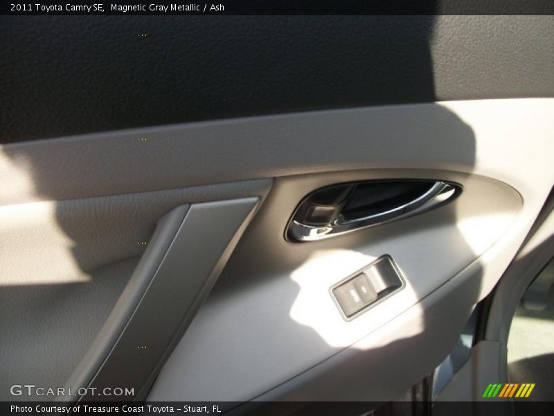 Magnetic Gray Metallic / Ash 2011 Toyota Camry SE