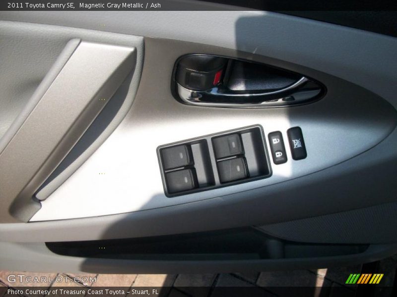 Magnetic Gray Metallic / Ash 2011 Toyota Camry SE