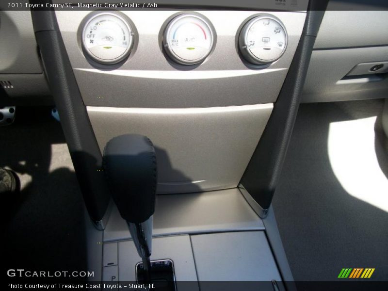 Magnetic Gray Metallic / Ash 2011 Toyota Camry SE