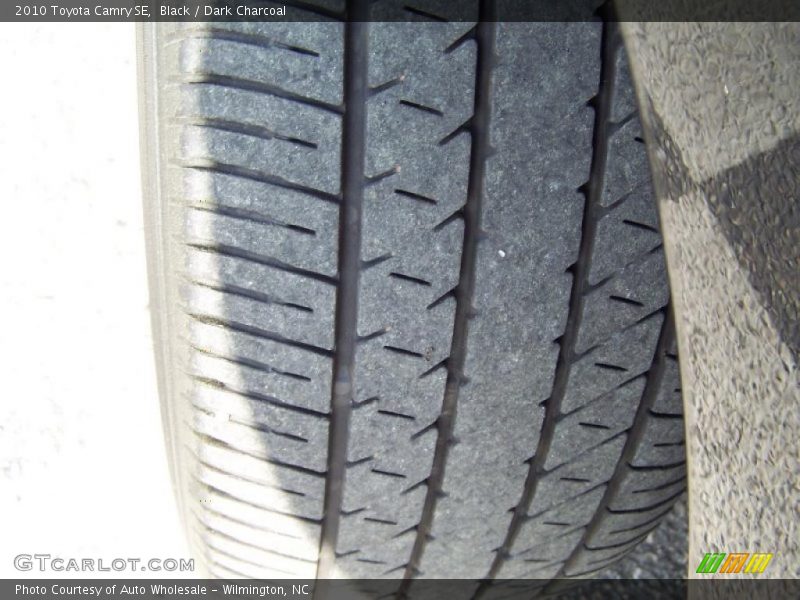 Black / Dark Charcoal 2010 Toyota Camry SE