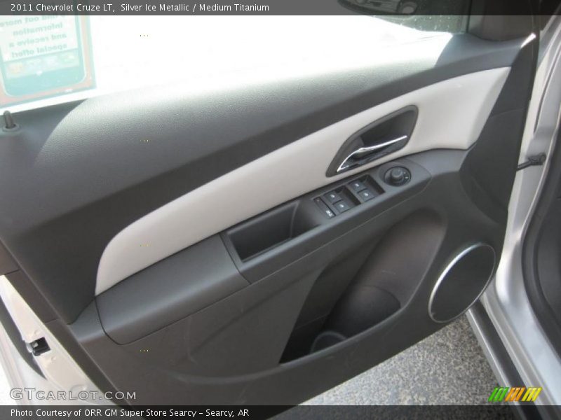 Silver Ice Metallic / Medium Titanium 2011 Chevrolet Cruze LT