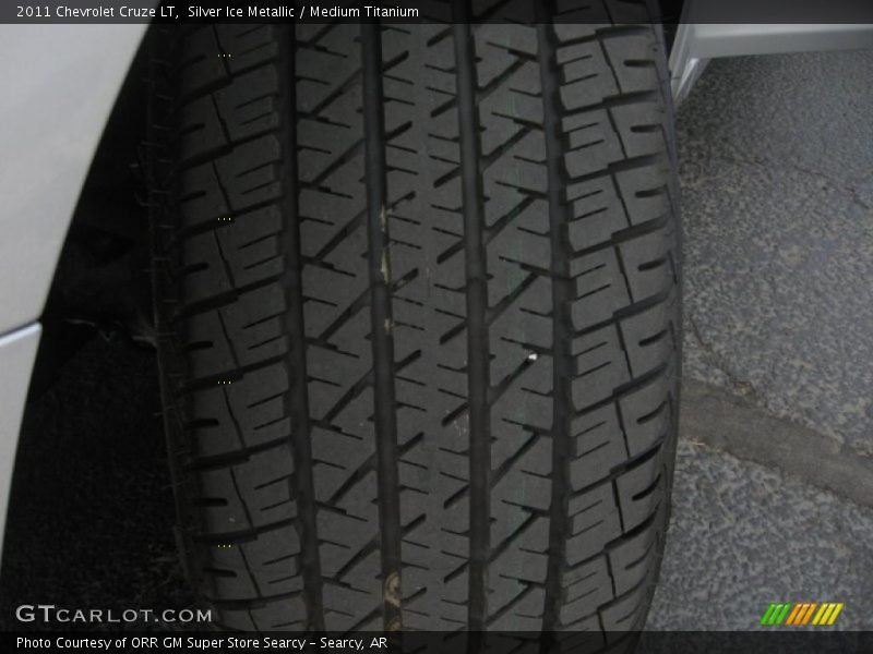 Silver Ice Metallic / Medium Titanium 2011 Chevrolet Cruze LT