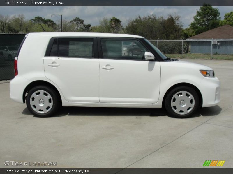  2011 xB  Super White