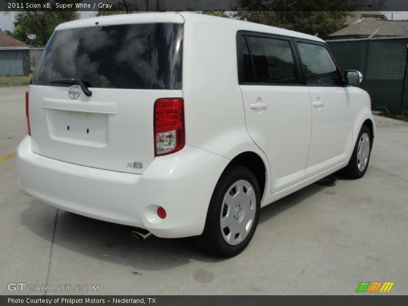 Super White / Gray 2011 Scion xB