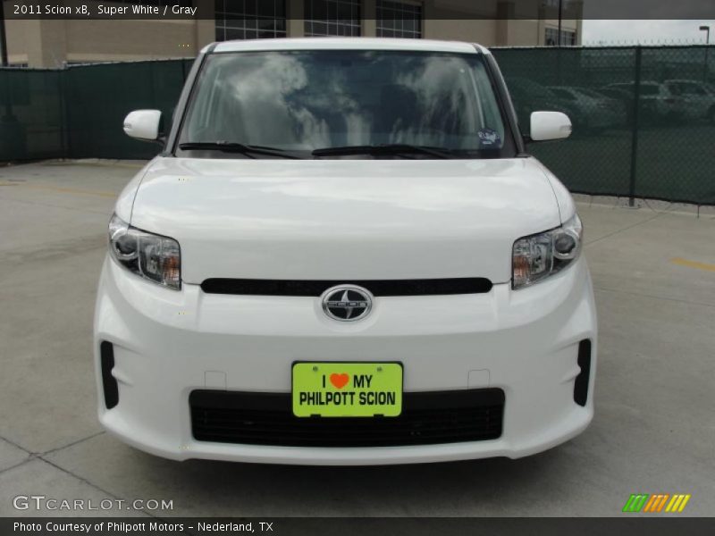 Super White / Gray 2011 Scion xB