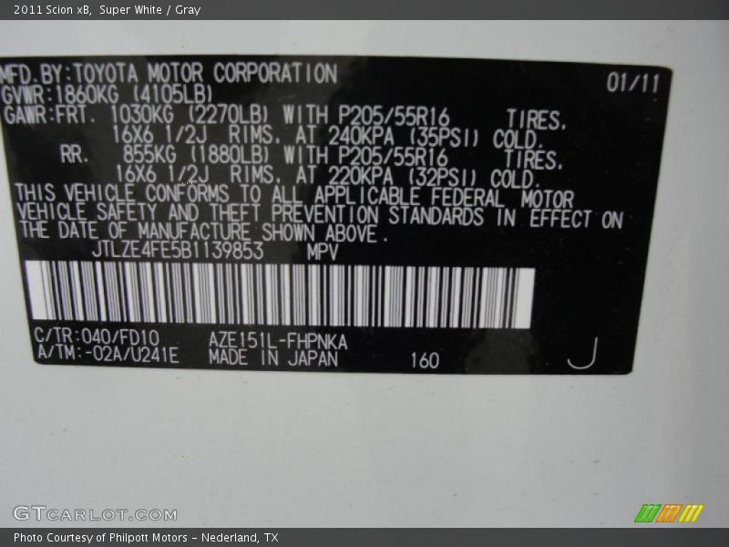 2011 xB  Super White Color Code 040