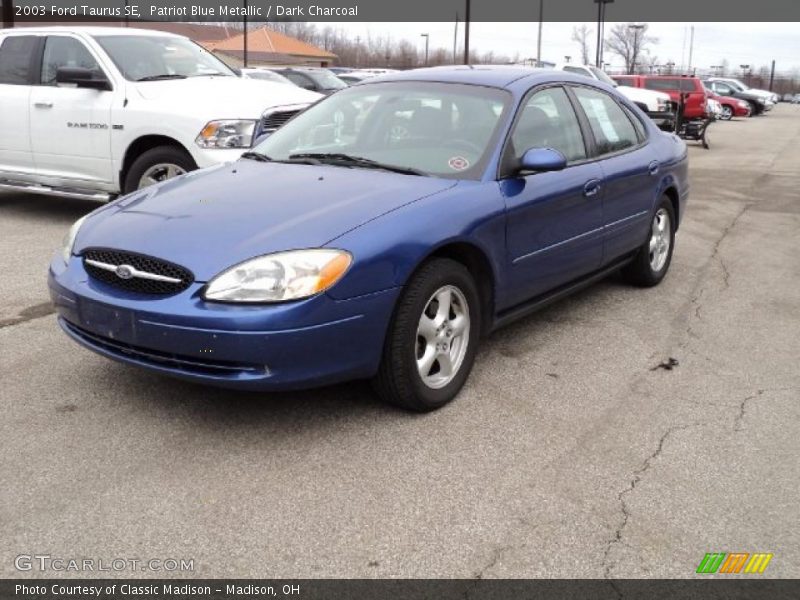 Patriot Blue Metallic / Dark Charcoal 2003 Ford Taurus SE