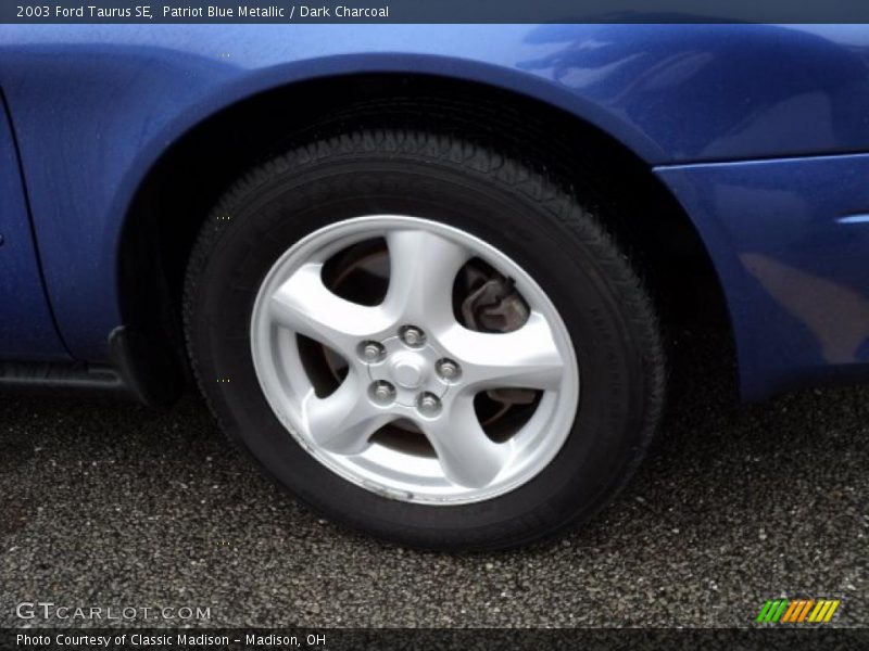 Patriot Blue Metallic / Dark Charcoal 2003 Ford Taurus SE