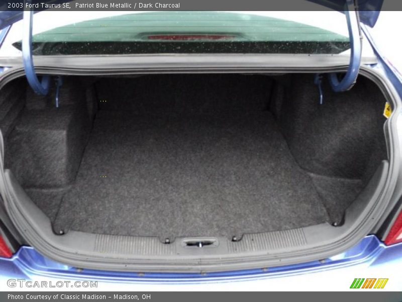  2003 Taurus SE Trunk