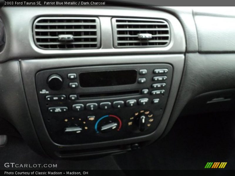 Controls of 2003 Taurus SE