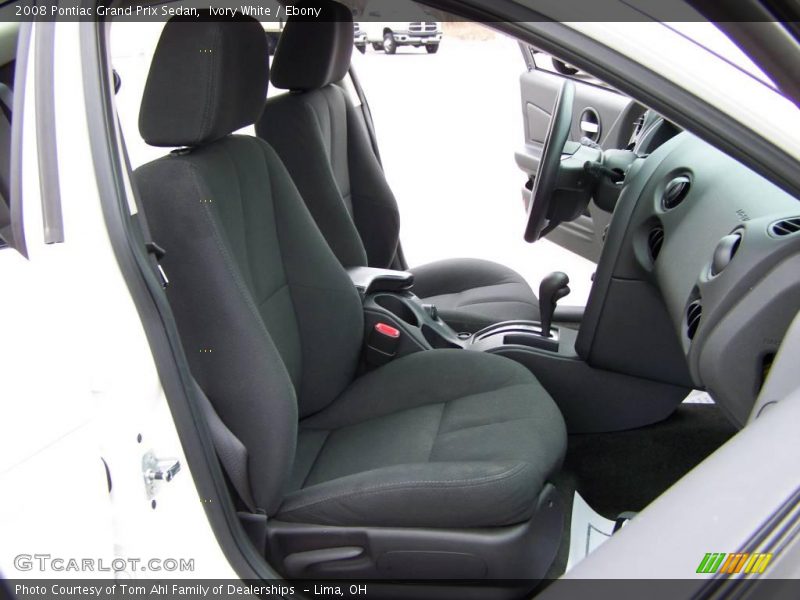 Ivory White / Ebony 2008 Pontiac Grand Prix Sedan