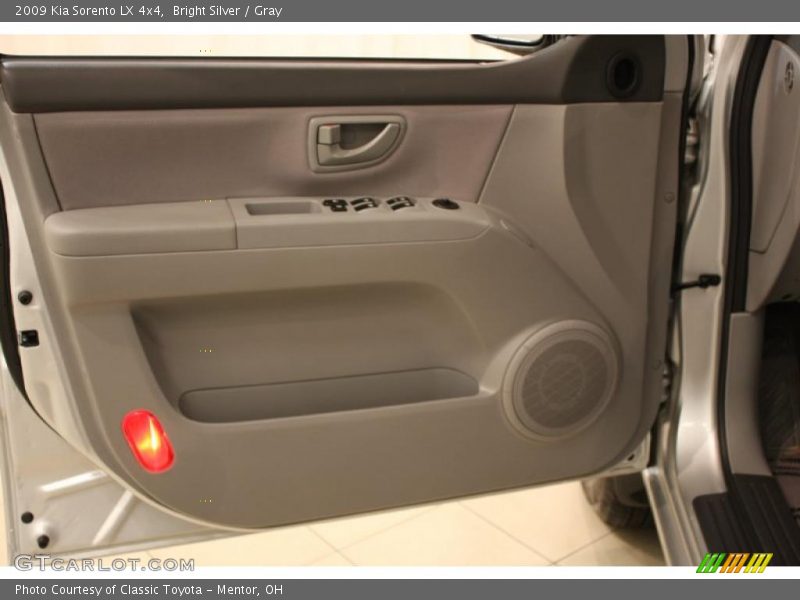 Bright Silver / Gray 2009 Kia Sorento LX 4x4