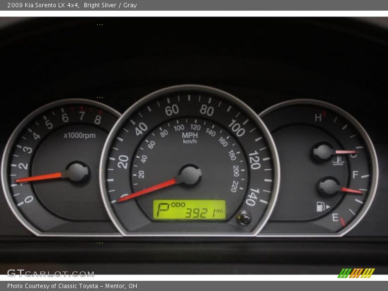 Bright Silver / Gray 2009 Kia Sorento LX 4x4