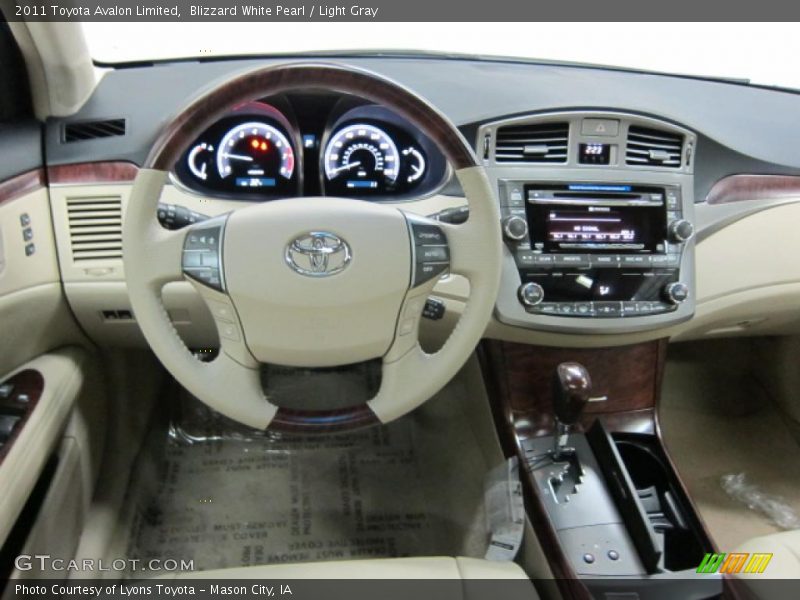 Blizzard White Pearl / Light Gray 2011 Toyota Avalon Limited