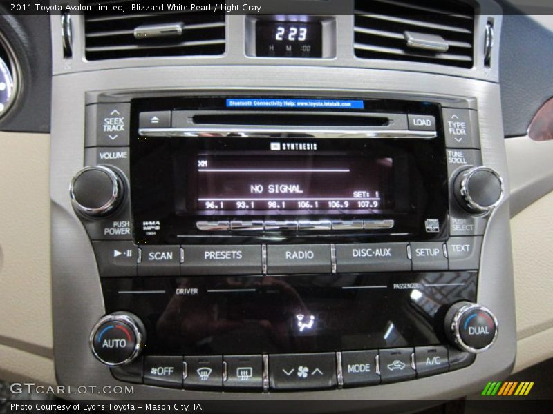 Blizzard White Pearl / Light Gray 2011 Toyota Avalon Limited