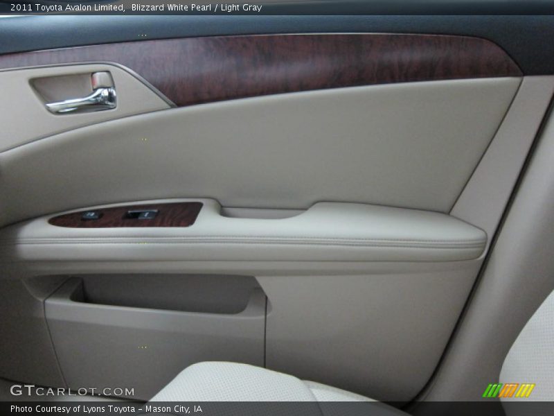 Blizzard White Pearl / Light Gray 2011 Toyota Avalon Limited