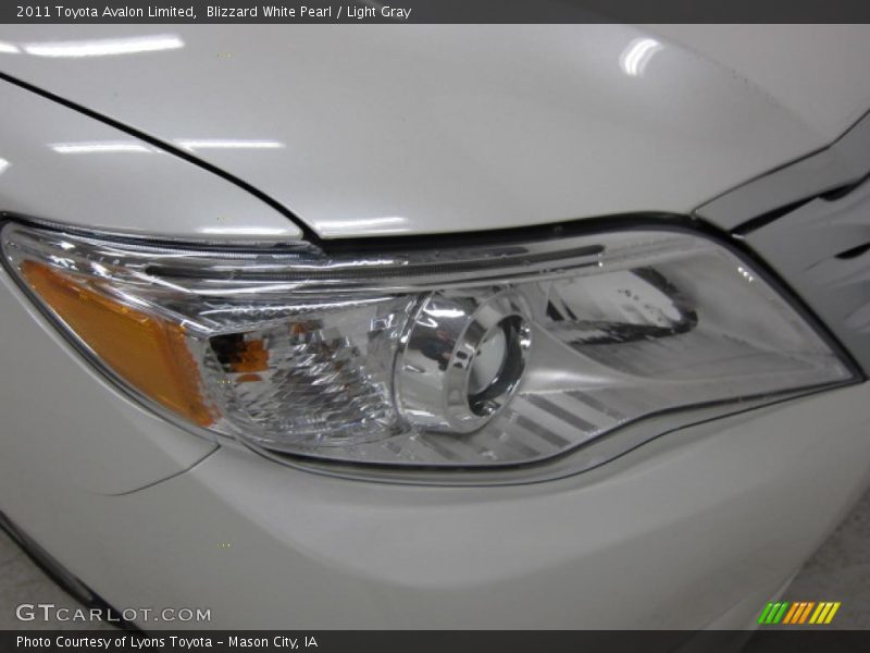 Blizzard White Pearl / Light Gray 2011 Toyota Avalon Limited