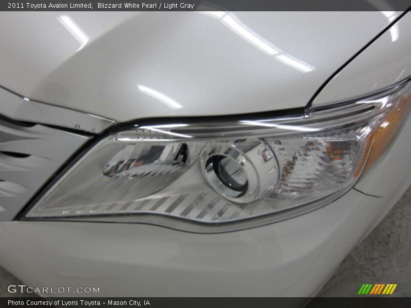 Blizzard White Pearl / Light Gray 2011 Toyota Avalon Limited