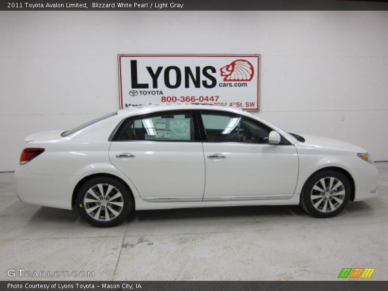 Blizzard White Pearl / Light Gray 2011 Toyota Avalon Limited