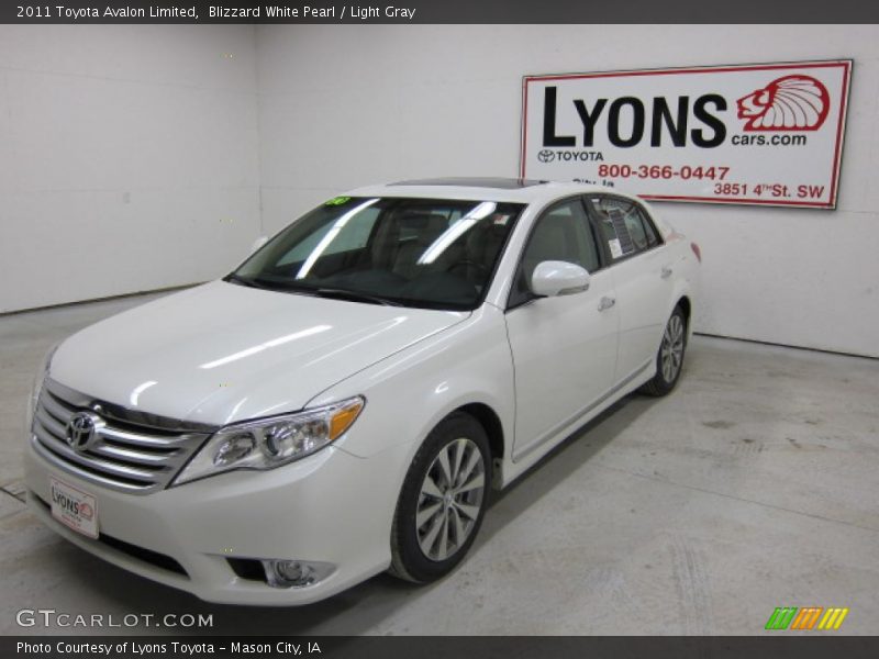 Blizzard White Pearl / Light Gray 2011 Toyota Avalon Limited
