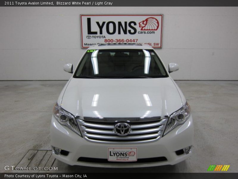 Blizzard White Pearl / Light Gray 2011 Toyota Avalon Limited