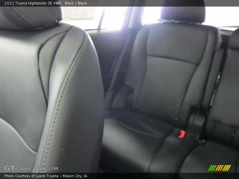Black / Black 2011 Toyota Highlander SE 4WD