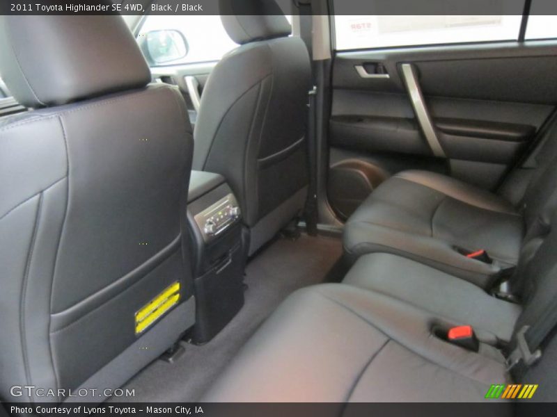 Black / Black 2011 Toyota Highlander SE 4WD