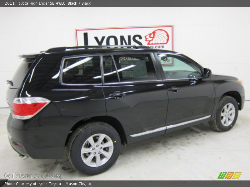 Black / Black 2011 Toyota Highlander SE 4WD