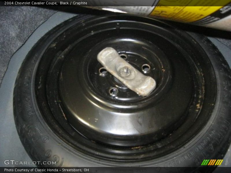 Black / Graphite 2004 Chevrolet Cavalier Coupe